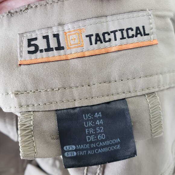 5.11 Tactical Dart Shorts Mens Size 44 Reinforced Belt Loops Tan Khaki - Picture 2 of 10